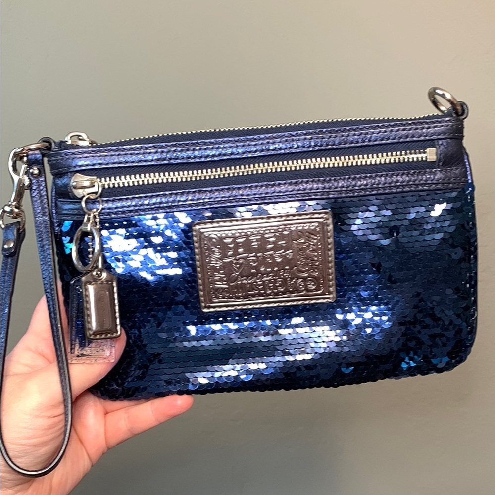 BUNDLE FOR @hope_this_helps - EUC - Coach Poppy Blue Sequin Wristlet - Picture 3 of 15